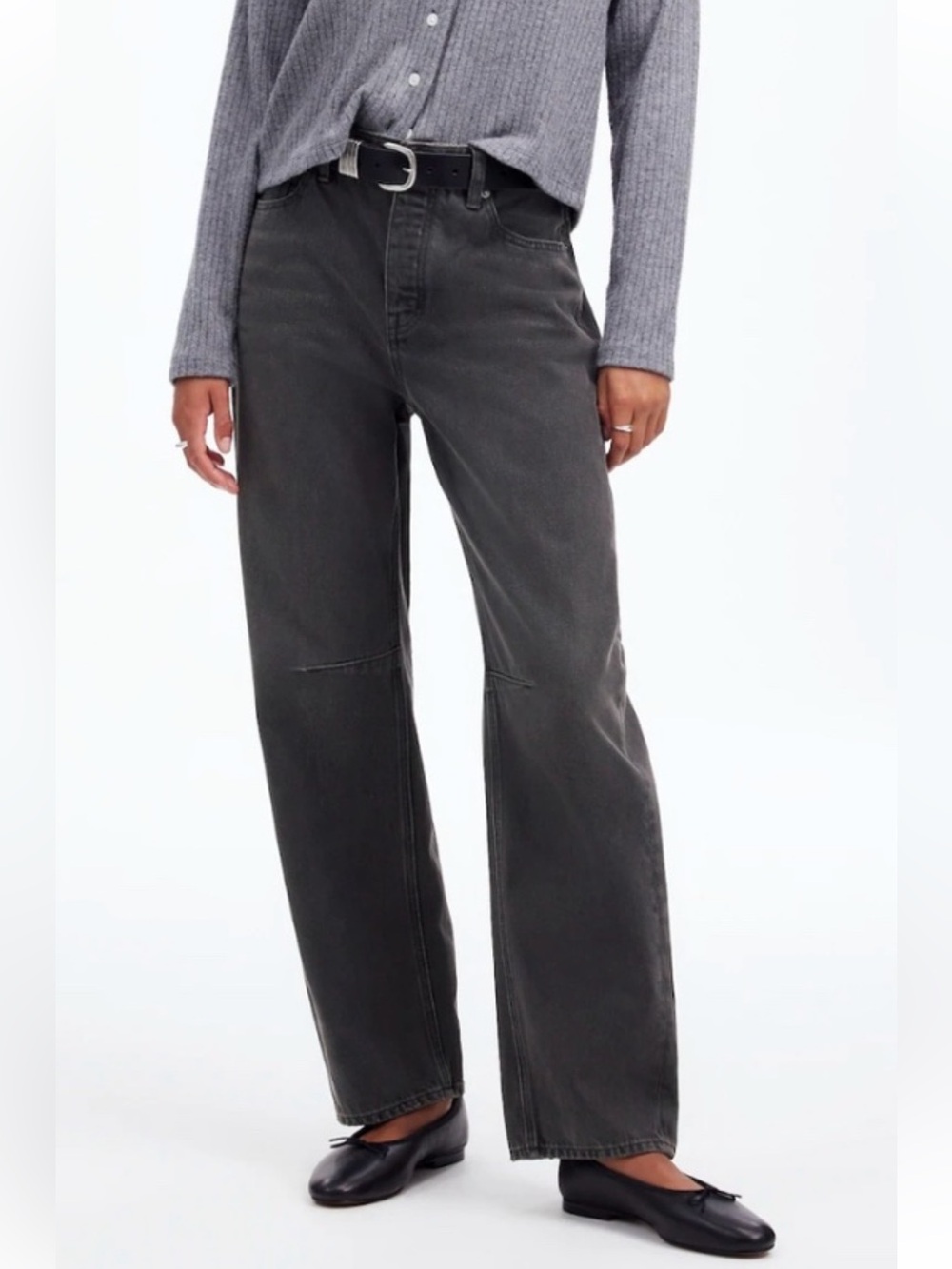 Madewell size 26 the darted barrel leg Jean Straight-Leg Jeans in Washed Black